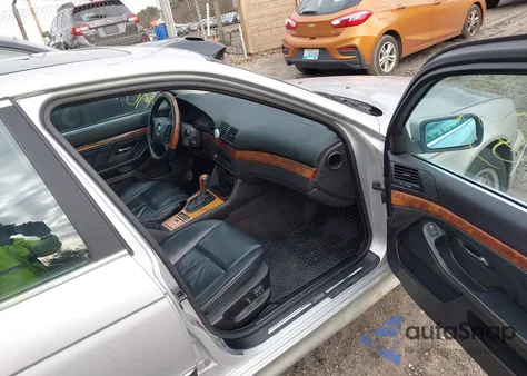 1999 BMW 528Ia из США, поврежденный, VIN WBADM6333XBY26433